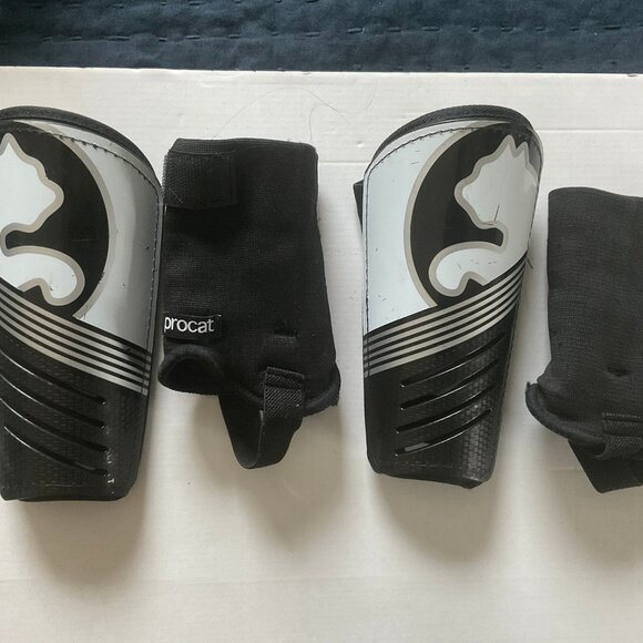 Franklin size 3 soccer ball & Procat medium youth shinguard & ankle sock set - Picture 2 of 3